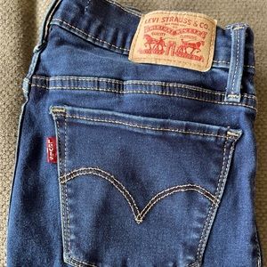 Lightly worn Levi's 710 Super Skinny Jeans